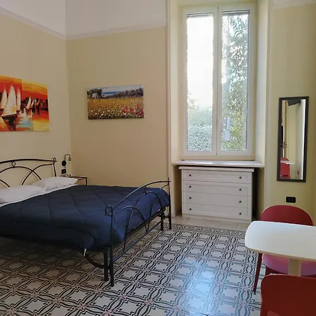 Palazzo Castellano * לצ'ה