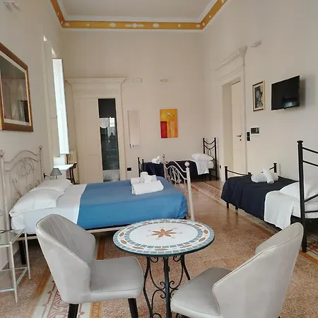 Palazzo Castellano * לצ'ה