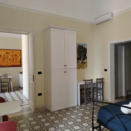 Palazzo Castellano לינה וארוחת בוקר