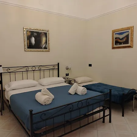 Palazzo Castellano * לצ'ה